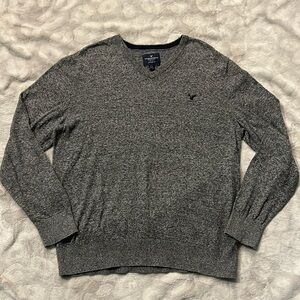 American Eagle Classic Fit V Neck Lightweight Sweater Size Large